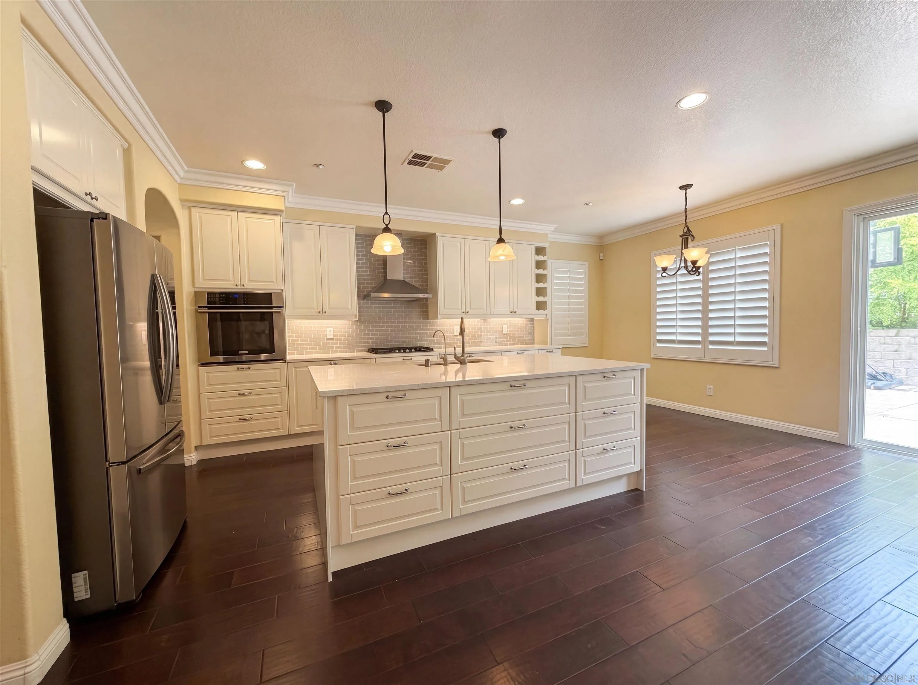 16925 Silver Pine