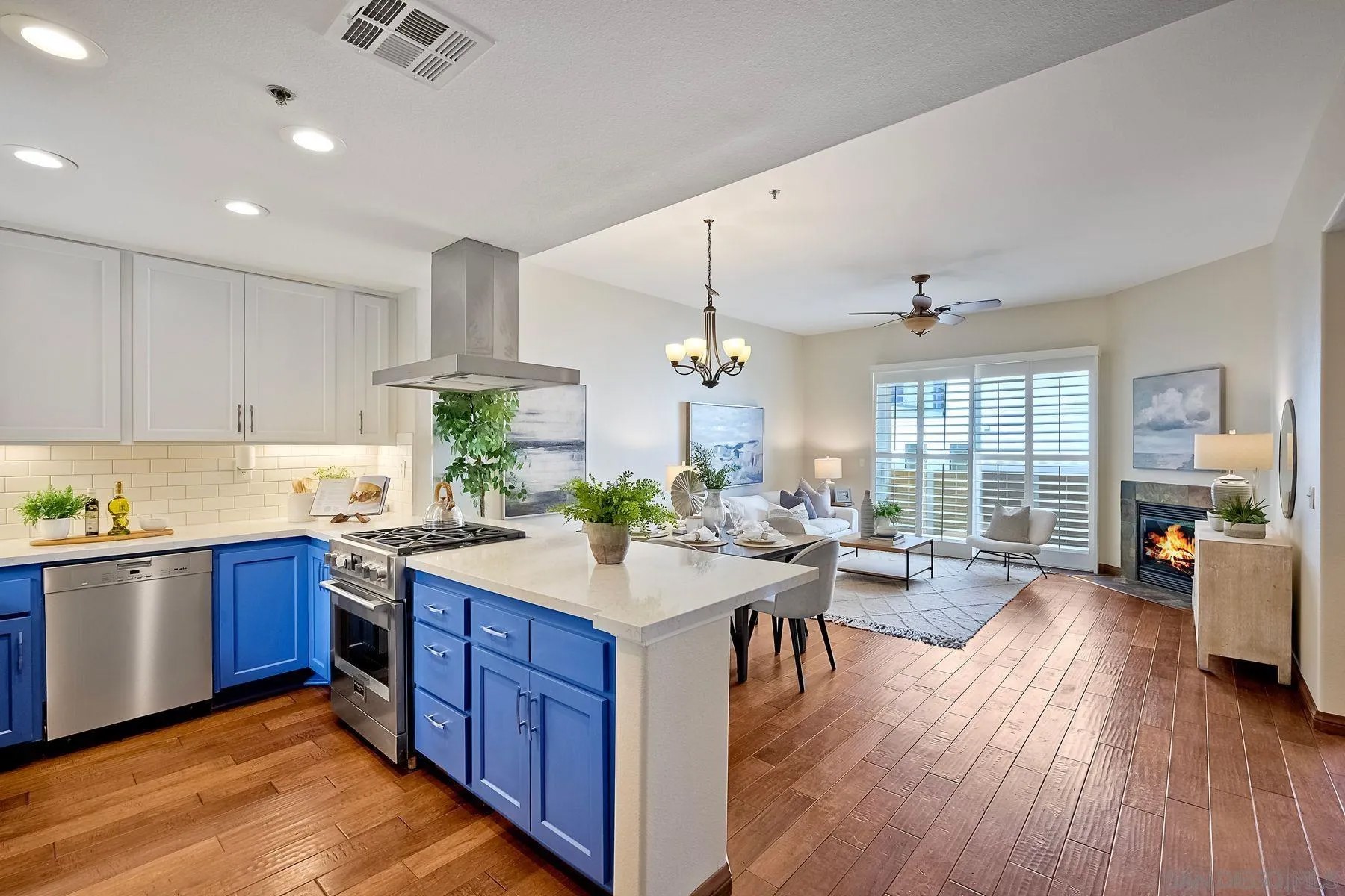 4080 Front St 305