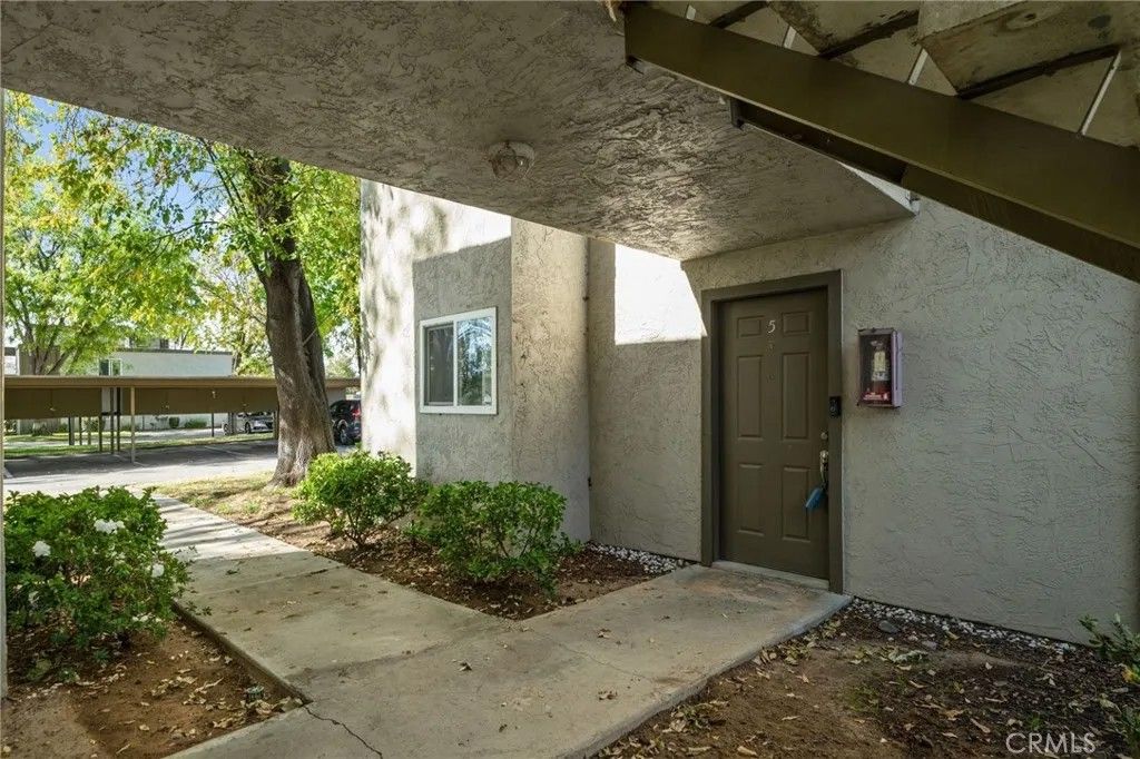 Photo of 2536 White Oak Place #5, Escondido, CA 92027 (MLS # IG26030692)