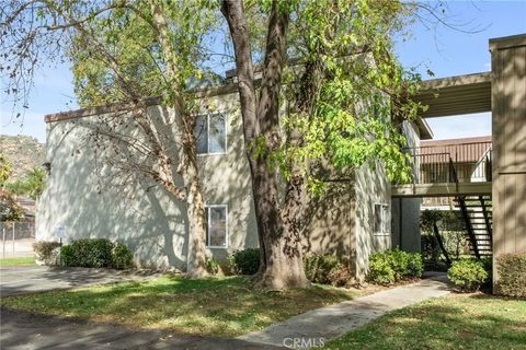 Photo of 2536 White Oak Place #5, Escondido, CA 92027 (MLS # IG26030692)