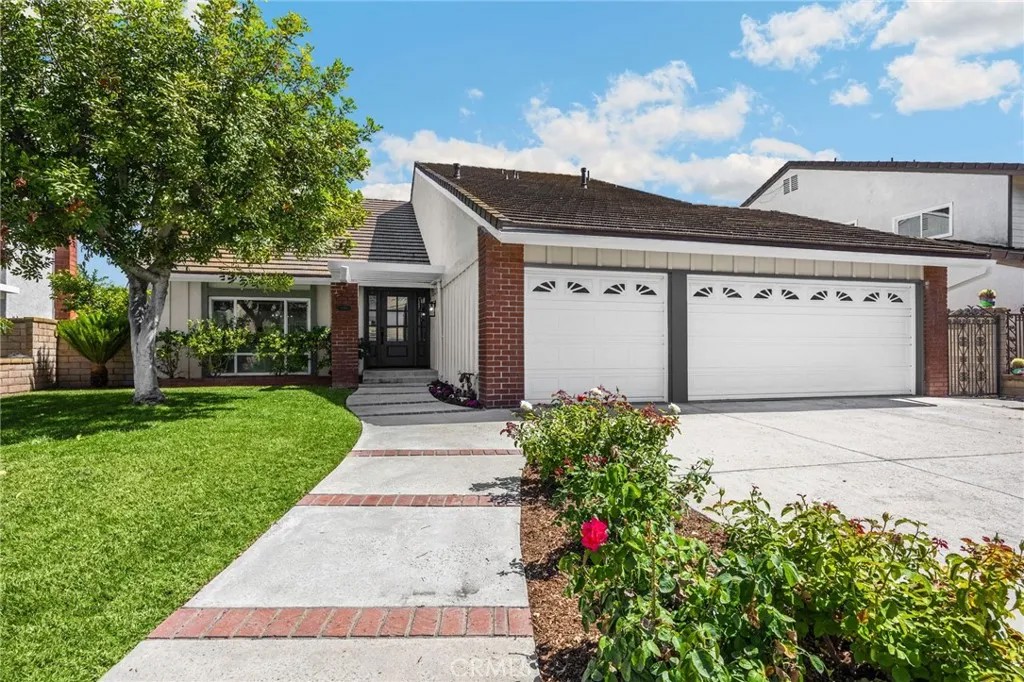 846 Mooncrest