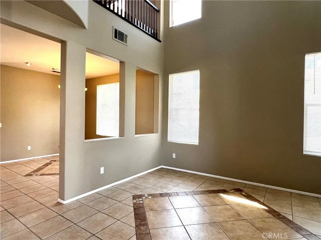 Photo of 42180 Calabria DR, Temecula, CA 92591 (MLS # SW26121381)