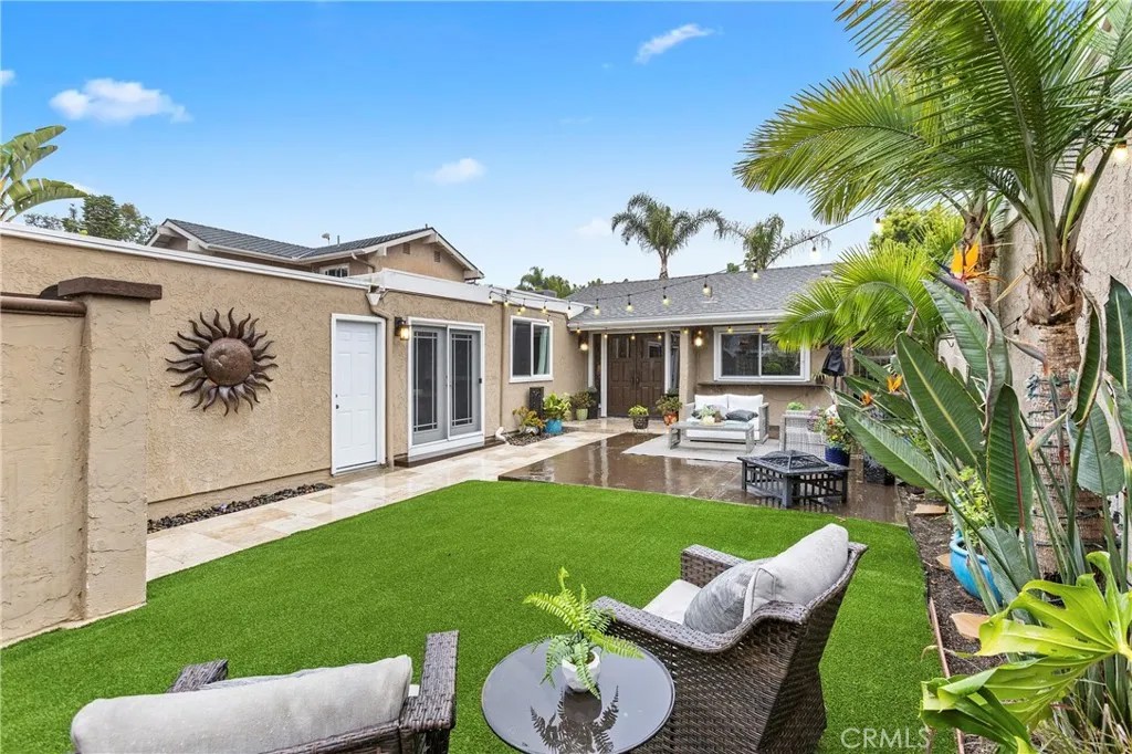 28092 Pinnacles Court