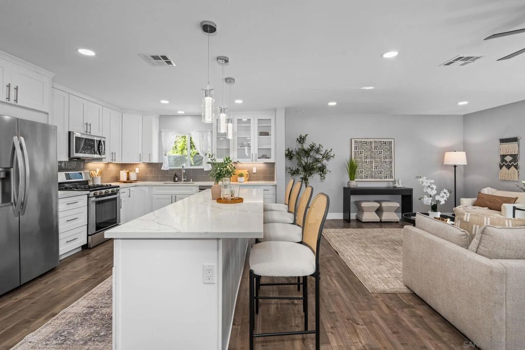 Photo of 10059 Estrella Dr, La Mesa, CA 91941 (MLS # 250045566)