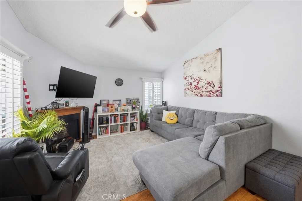 10452 W Briar Oaks