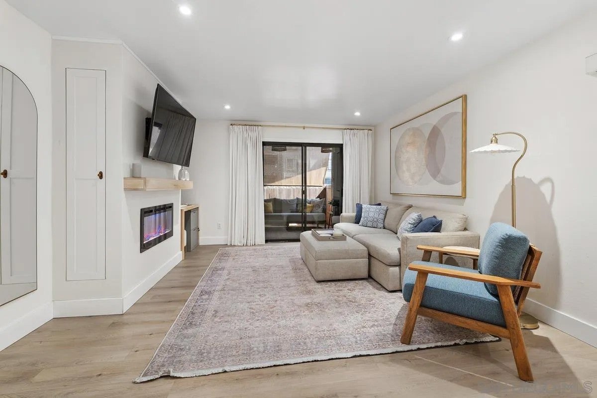 12019 Alta Carmel 279