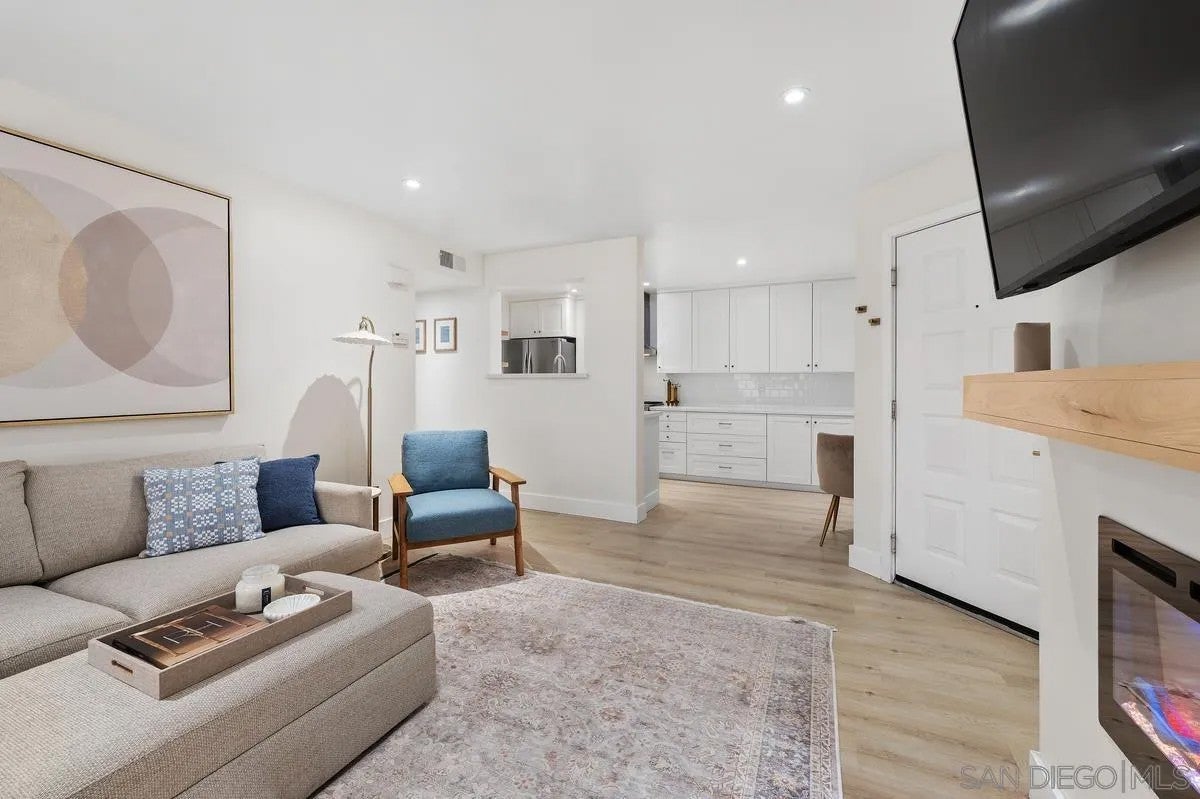 12019 Alta Carmel 279
