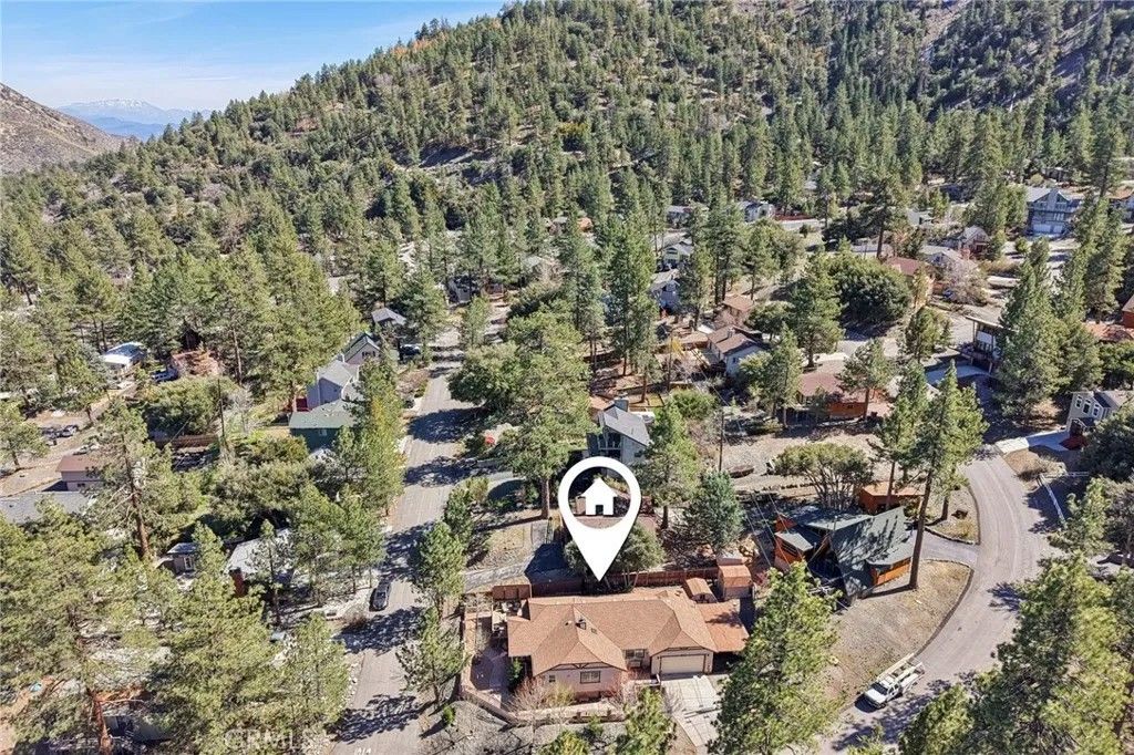 Photo of 5319 Desert View, Wrightwood, CA 92397 (MLS # DW26059613)