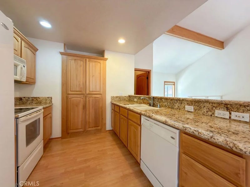 15908 Edgewood