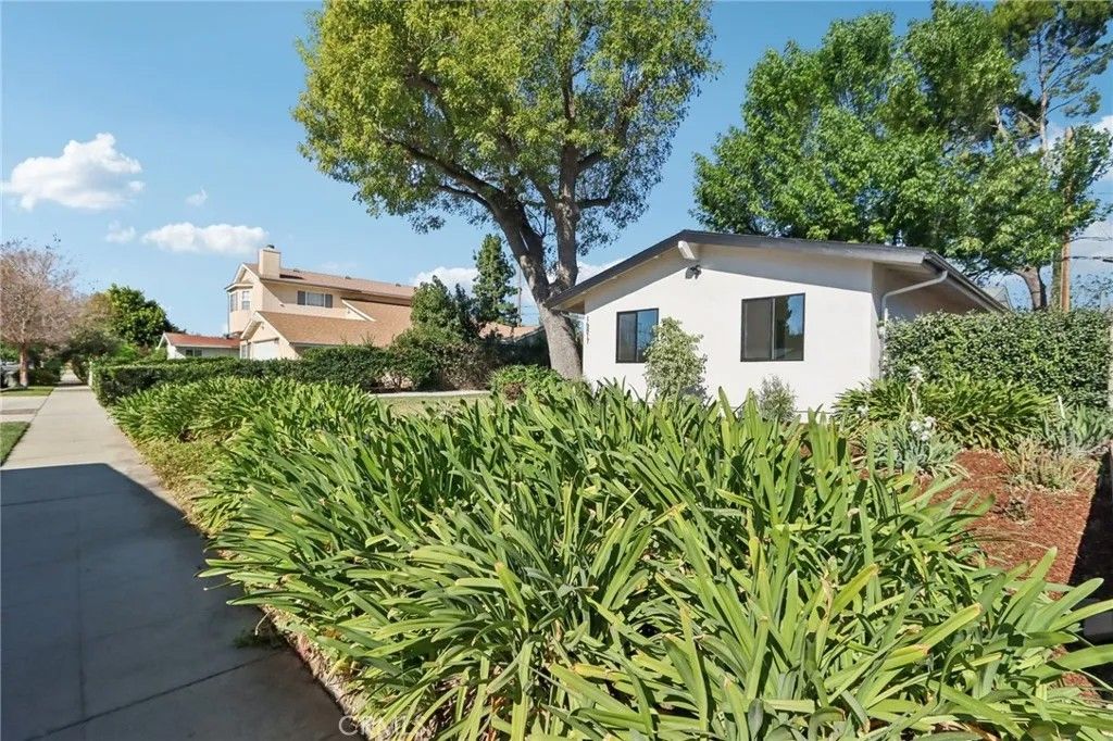 Photo of 16817 Index Street, Granada Hills, CA 91344 (MLS # SR26028137)