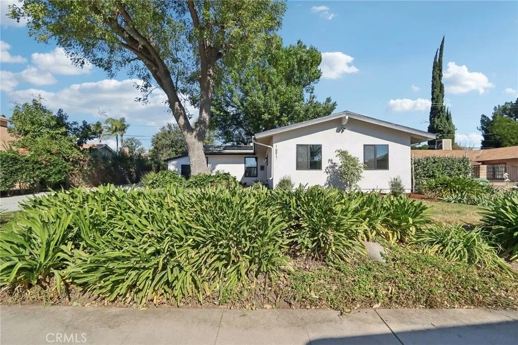 Photo of 16817 Index Street, Granada Hills, CA 91344 (MLS # SR26028137)