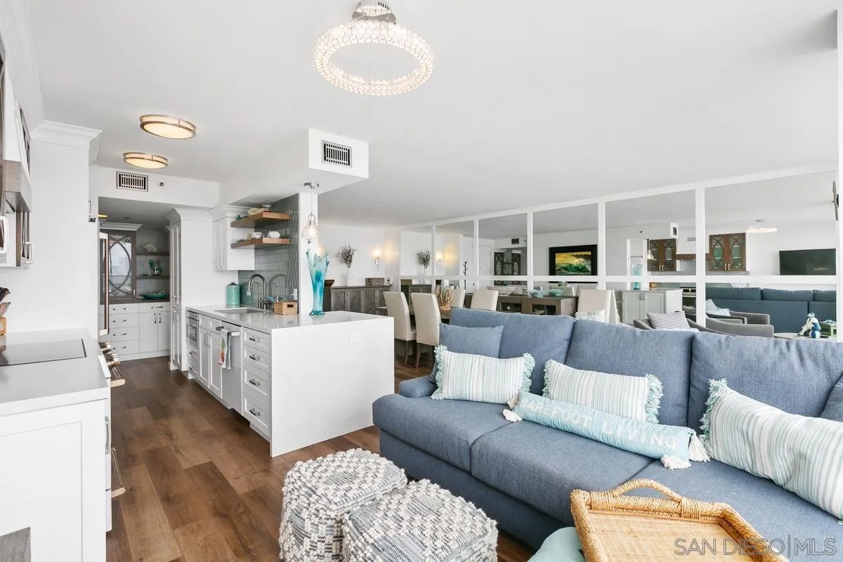 1710 Avenida Del Mundo 1007