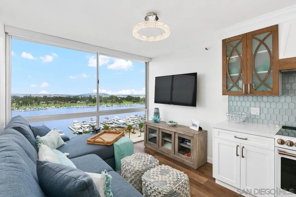 Photo of 1710 Avenida Del Mundo #1007, Coronado, CA 92118 (MLS # 260007628)