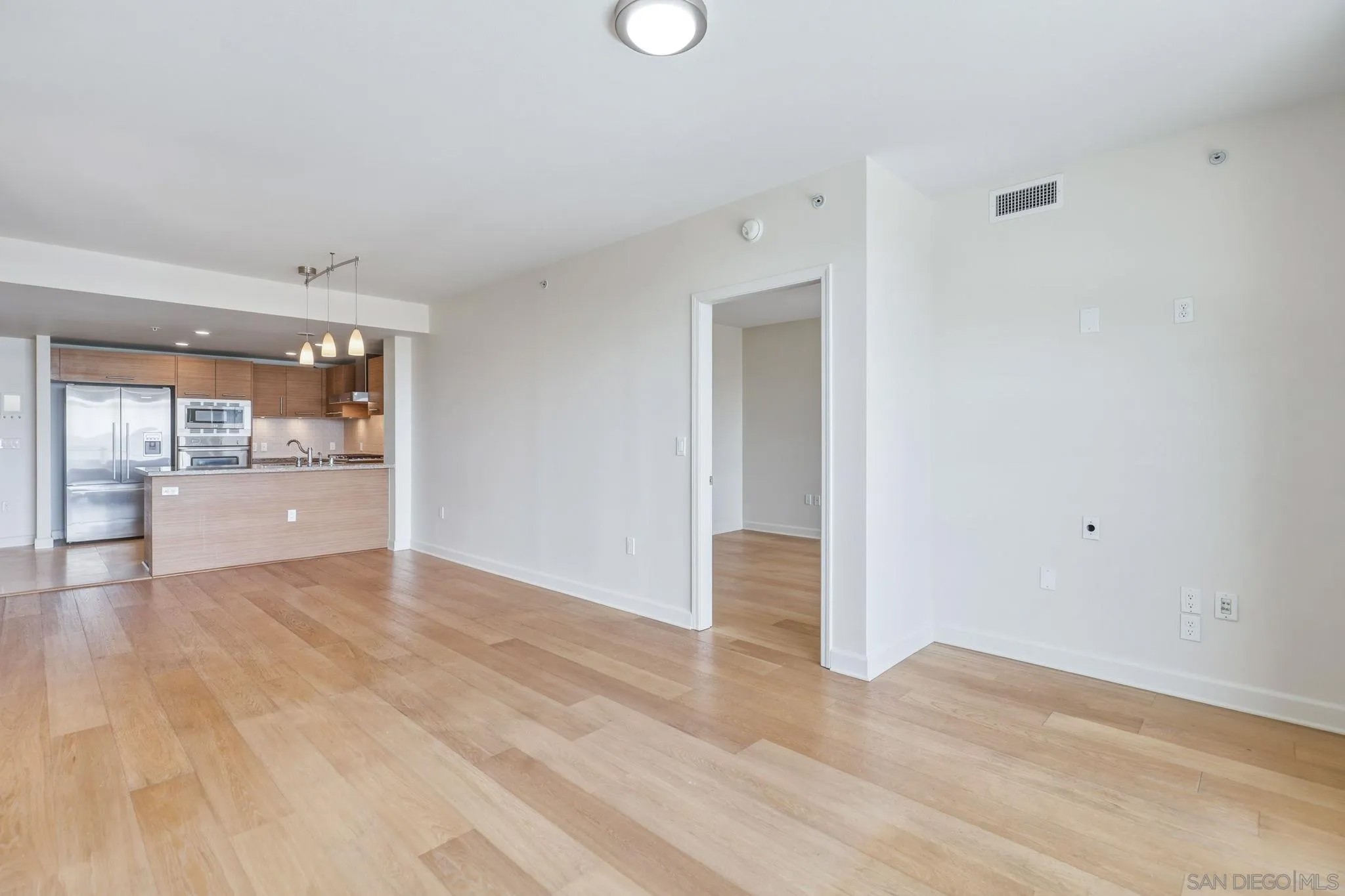 1431 Pacific Highway 411