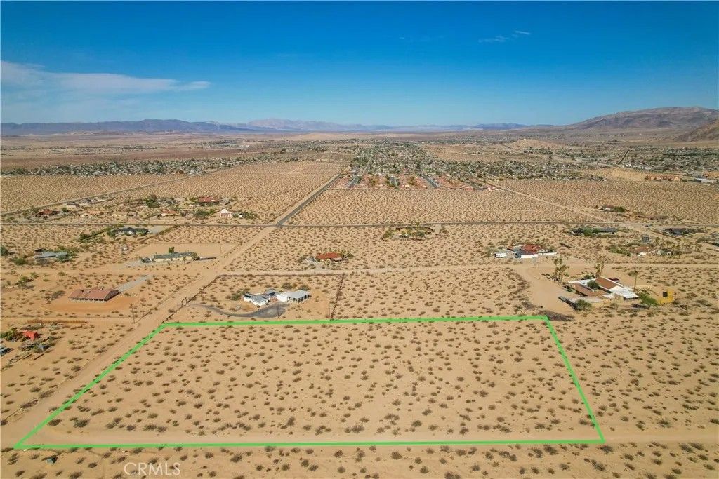 Photo of 10 Noels Knoll, 29 Palms, CA 92277 (MLS # JT25280438)