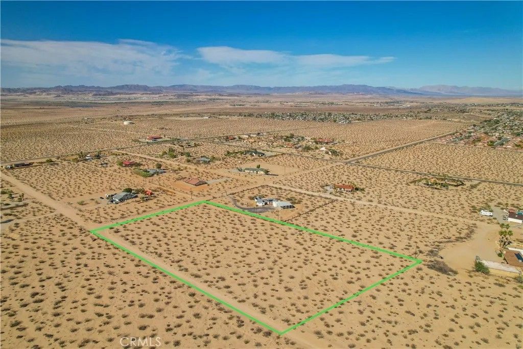 Photo of 10 Noels Knoll, 29 Palms, CA 92277 (MLS # JT25280438)