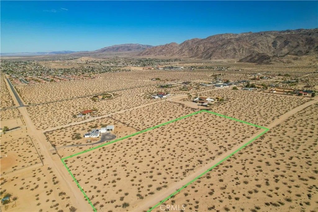 Photo of 10 Noels Knoll, 29 Palms, CA 92277 (MLS # JT25280438)