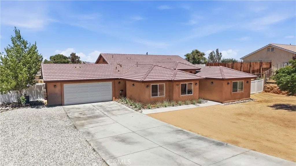 16346 Teton
