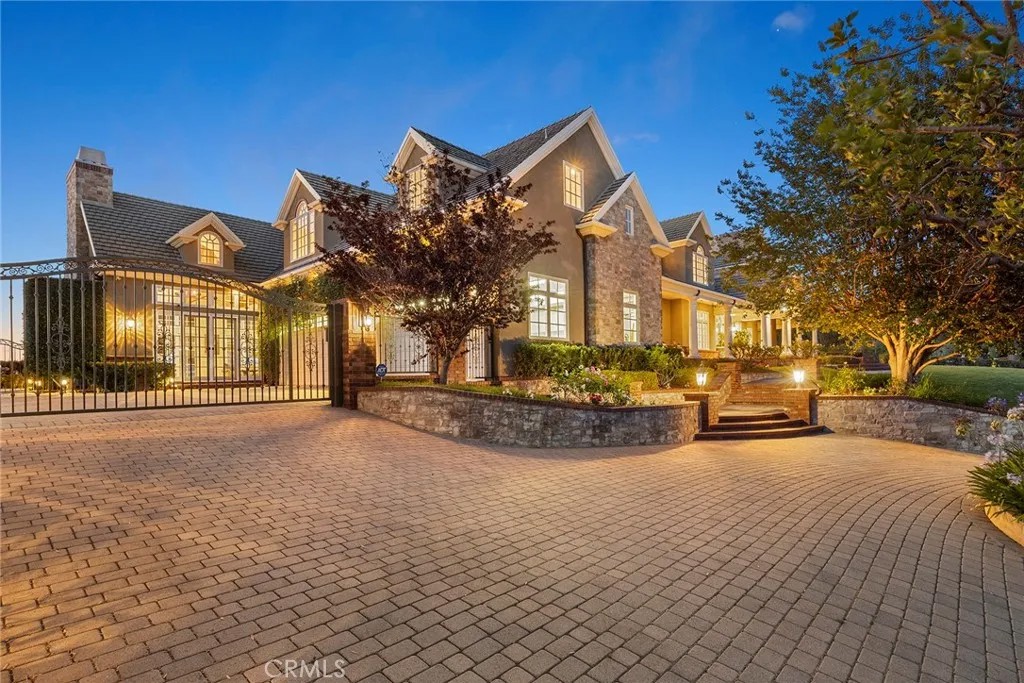 2061 Skyline Drive