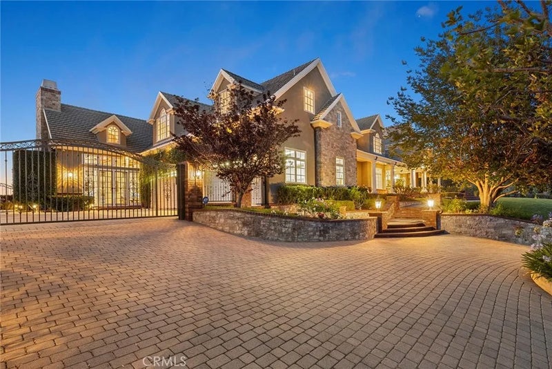 2061 Skyline Drive