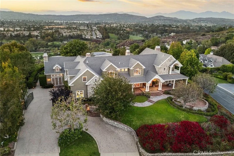 2061 Skyline Drive