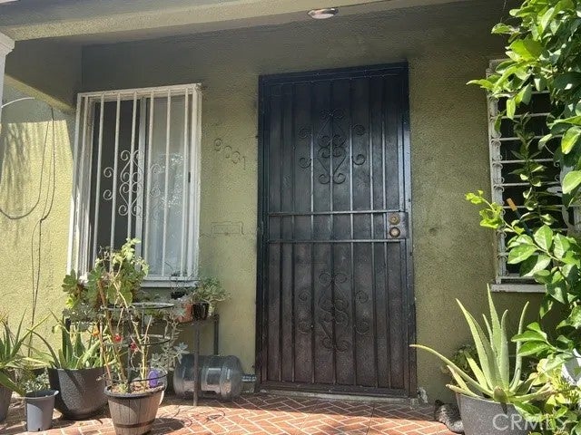 1202 W 90th