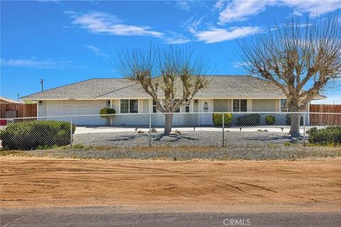 Photo of 15315 Little Beaver St, Victorville, CA 92395 (MLS # CV26059213)