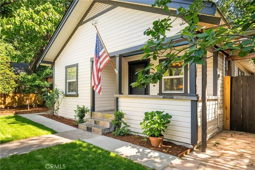 Photo of 119 W 11th Avenue, Chico, CA 95926 (MLS # SN26090579)