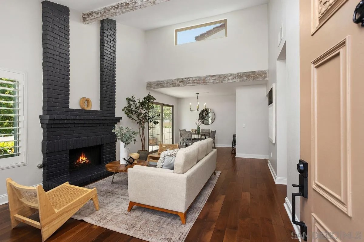 11872 Bernardo Terrace Unit E