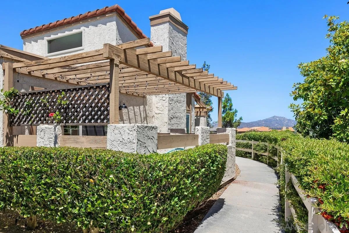 11872 Bernardo Terrace Unit E