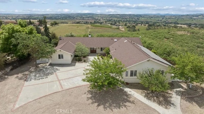 5565 High Ridge