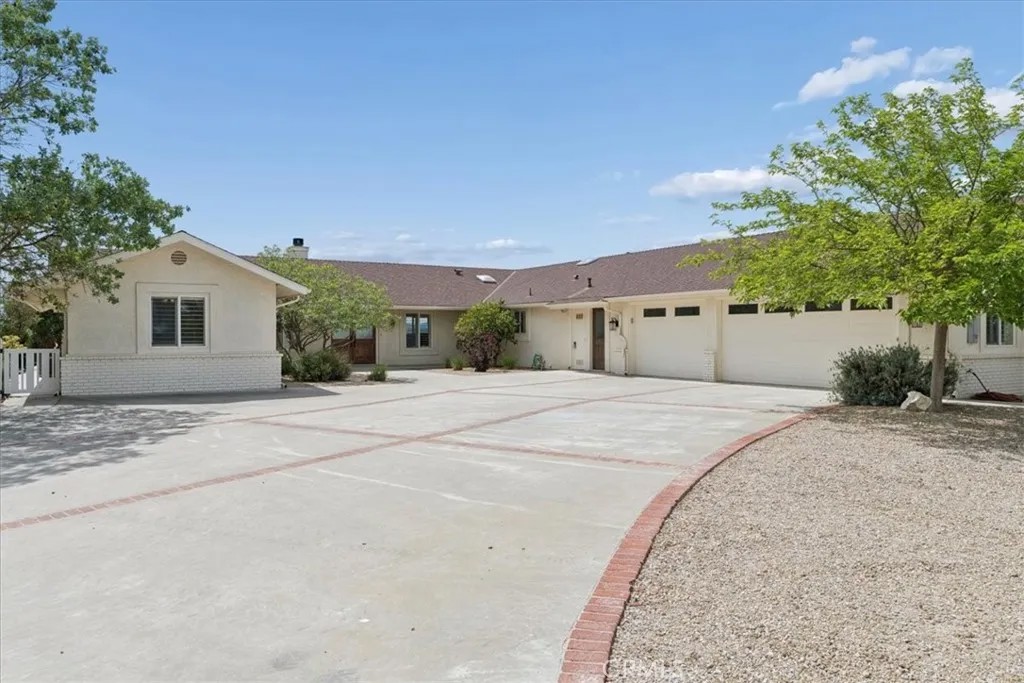 5565 High Ridge