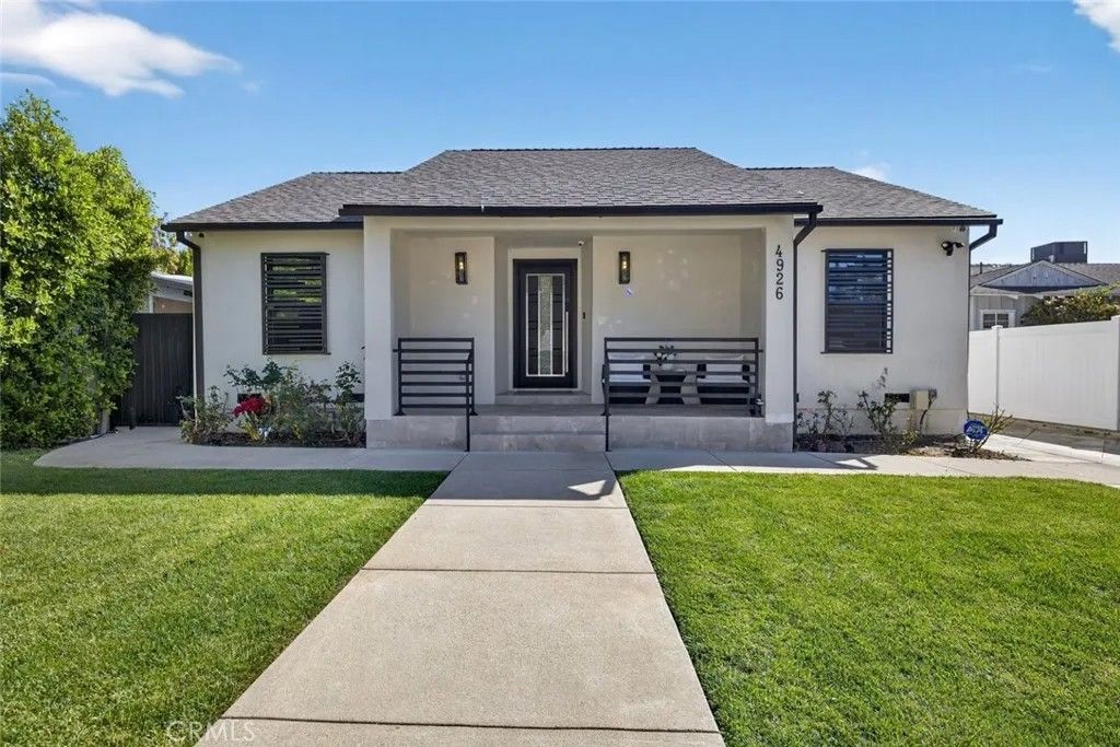 Photo of 4926 Greenbush Avenue, Sherman Oaks, CA 91423 (MLS # GD26047399)