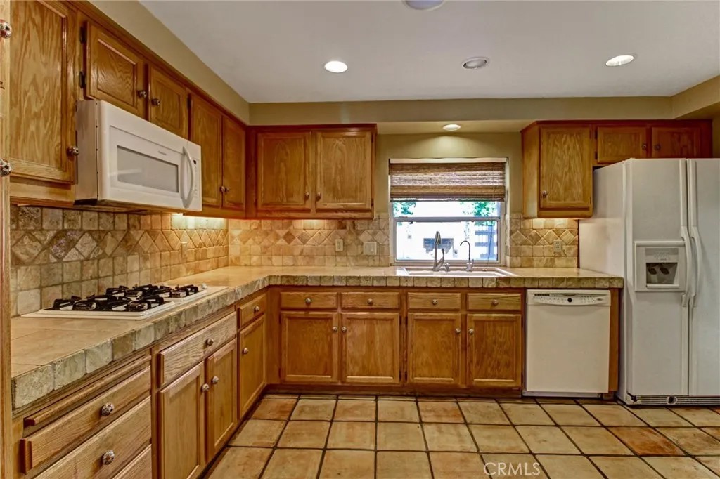 16287 Maricopa Ln