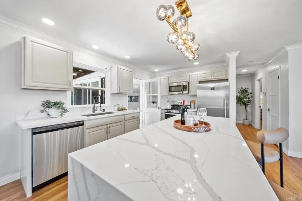 3825 Grandview Place