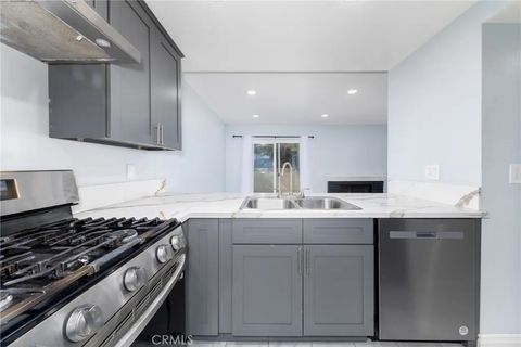 Tiny photo for 555 S Azusa Ave, Azusa, CA 91702 (MLS # CV25253878)