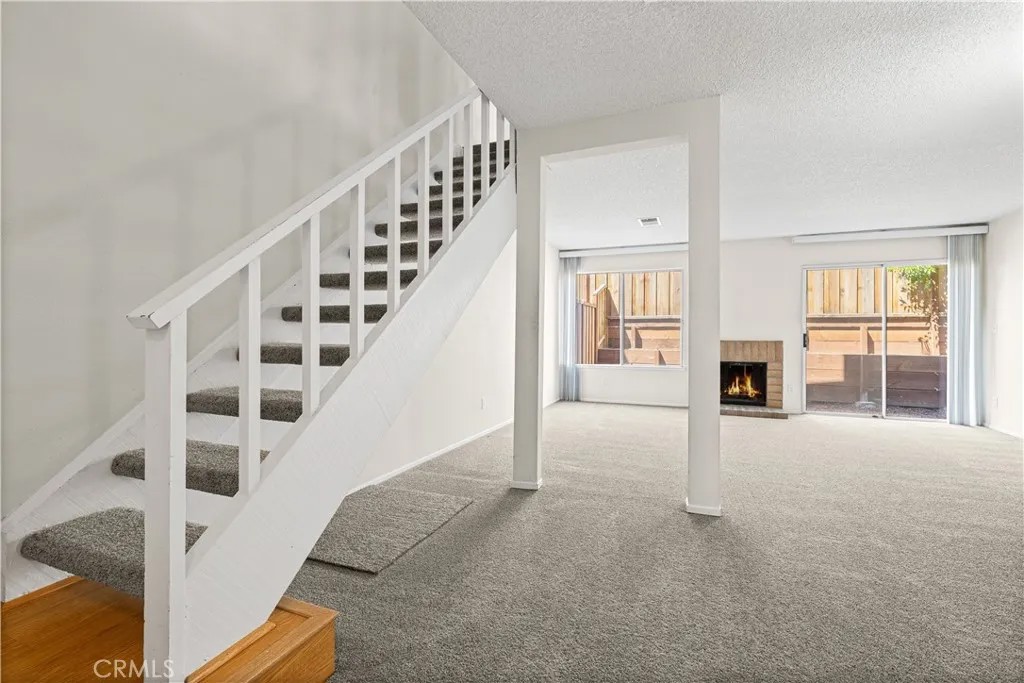 7552 Silvertree 25