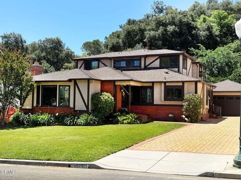 Photo of 1474 Hillside Drive, Glendale, CA 91208 (MLS # P1-27409)