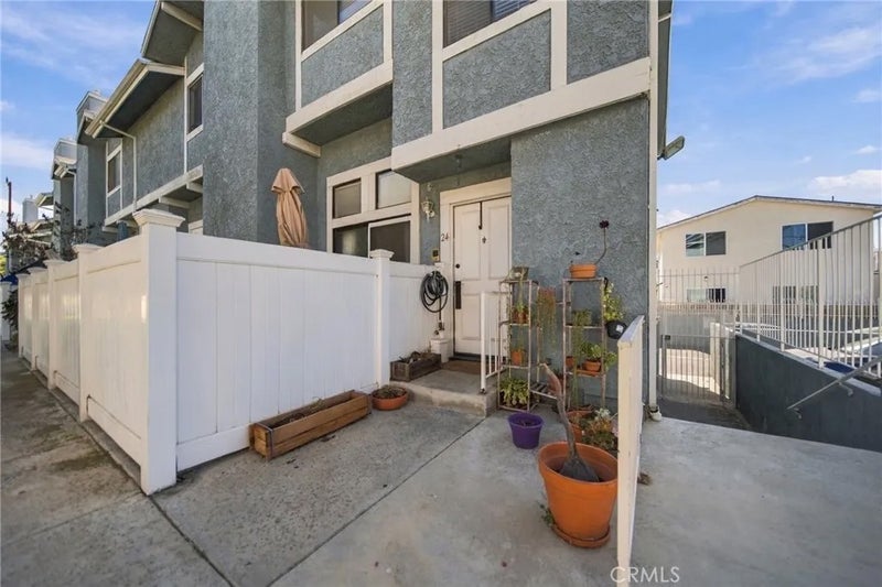 15106 Nordhoff #24