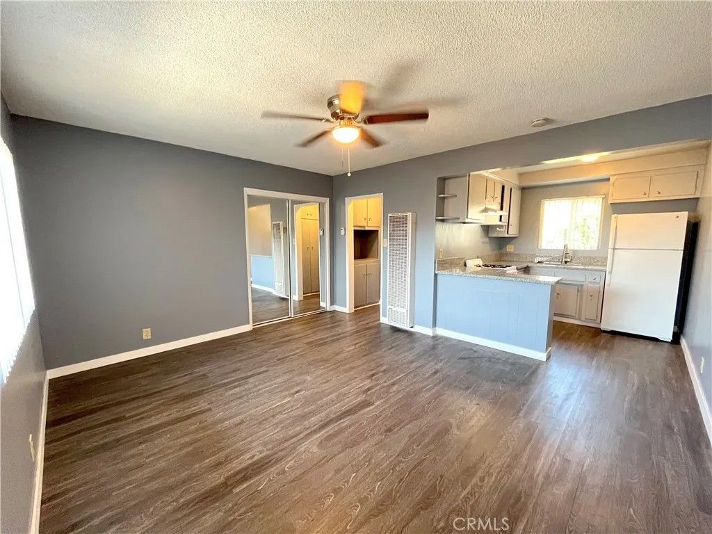 Photo of 4750 W Broadway #M, Hawthorne, CA 90250 (MLS # SB26042570)