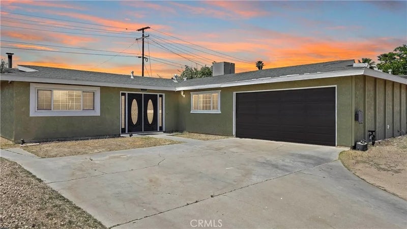 1240 E Navajo