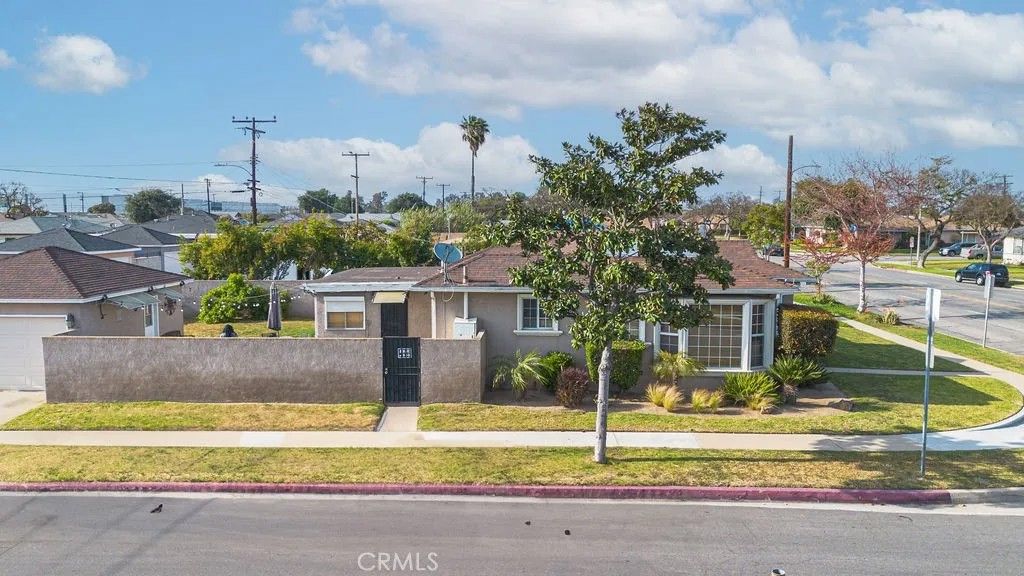 Photo of 13719 S San Pedro St, Los Angeles, CA 90061 (MLS # DW25280086)