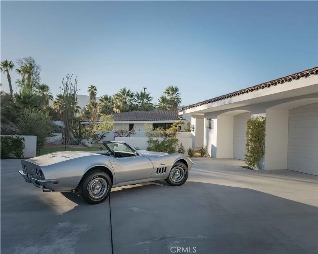 Photo of 72840 Calle De La Silla, Palm Desert, CA 92260 (MLS # SB25158178)