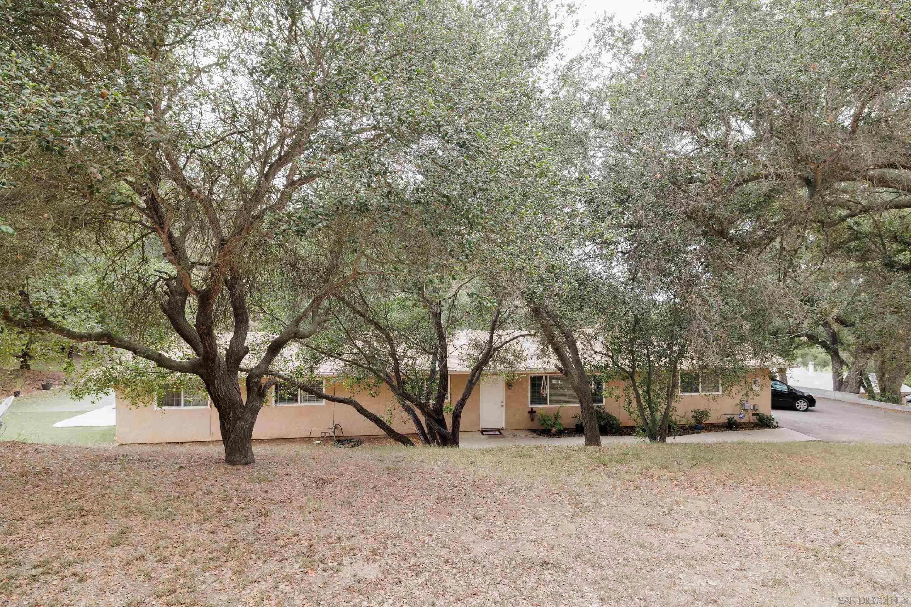 26942 Oakmont Rd