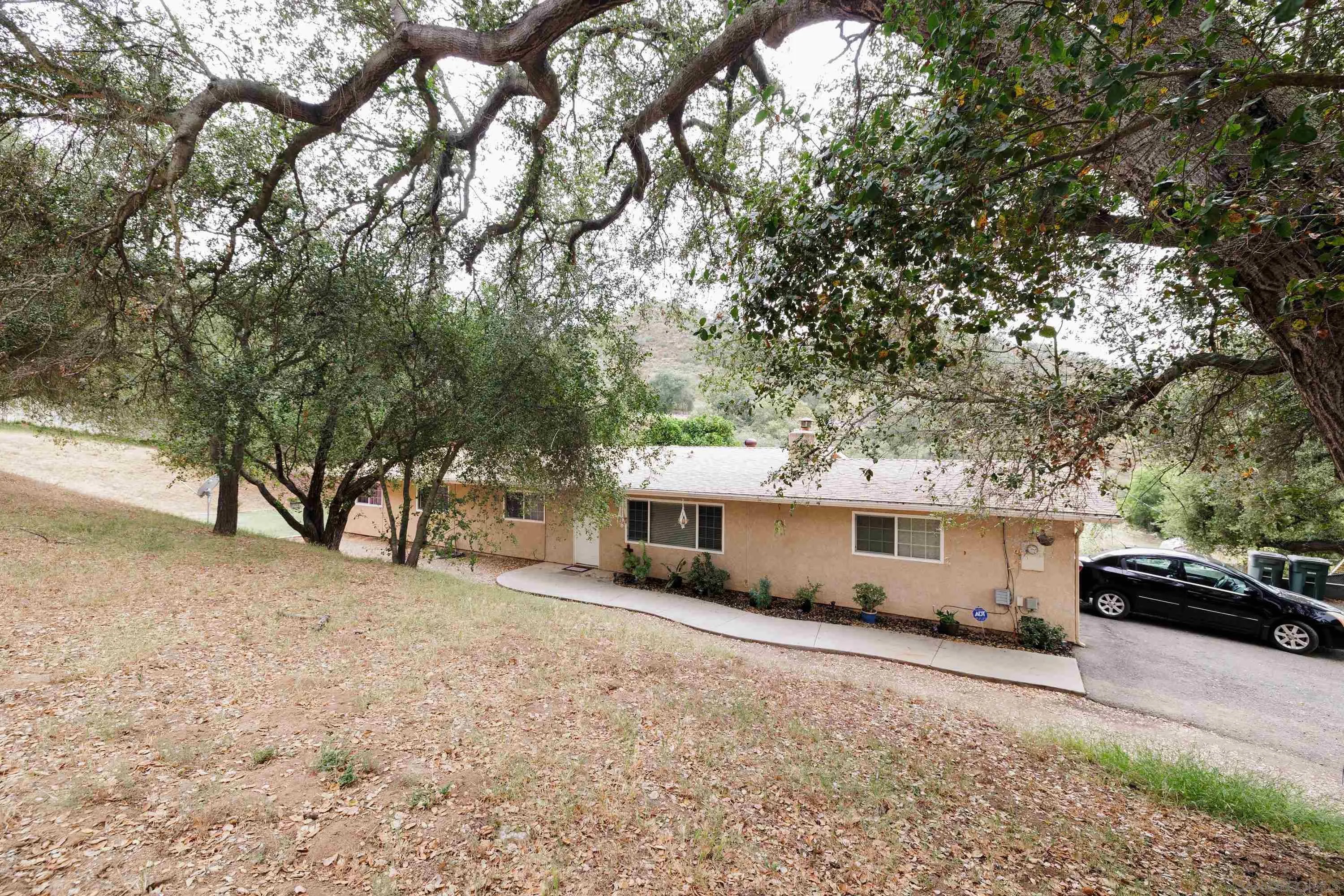 26942 Oakmont Rd