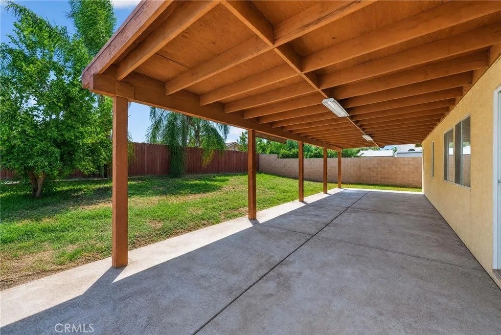 42869 Woodside Court