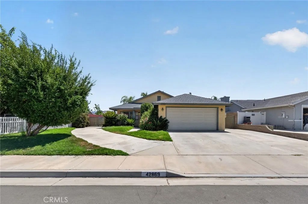 42869 Woodside Court