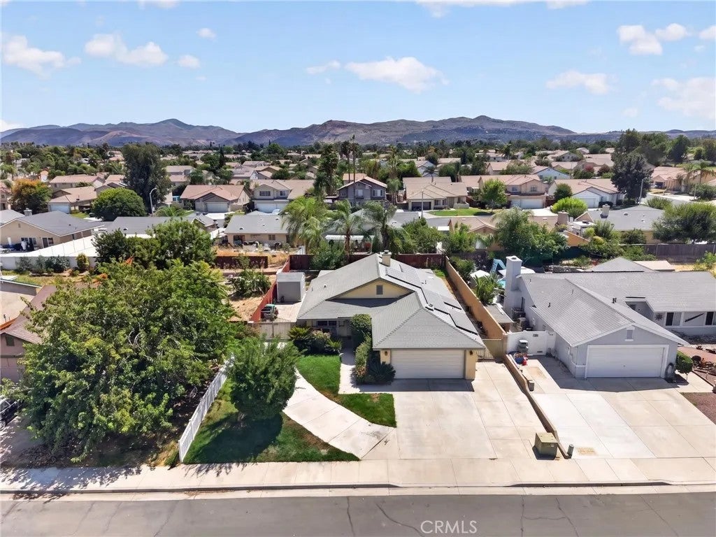 42869 Woodside Court