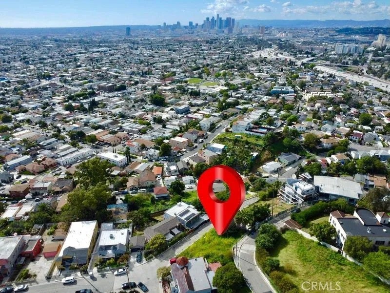 1202 N Hicks