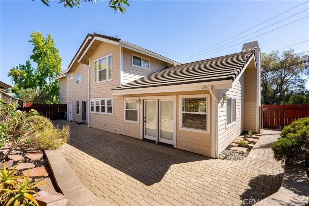 1604 La Vineda Court